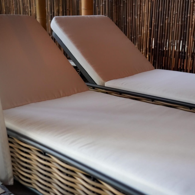 Daybeds als Liegen in der Kurhessen Therme reservieren
